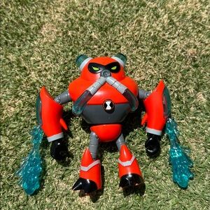 Ben 10 Overflow with Water Blasts Action Figure